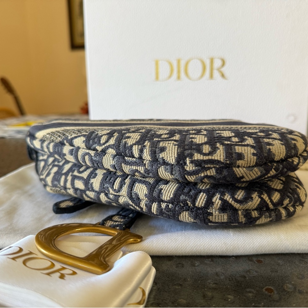 Dior Navy and Cream Saddle Shoulder Bag - Picture 3 of 12